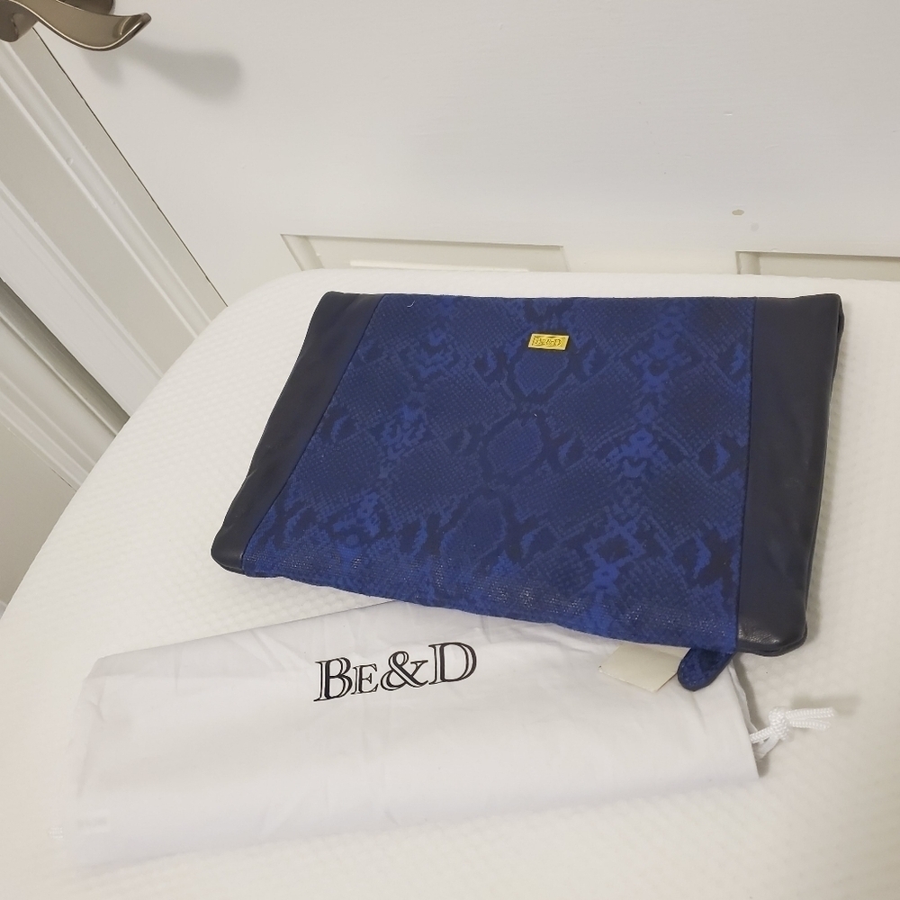 NWT BE&D Blue & Black Python Print Fold-over Zip … - image 2